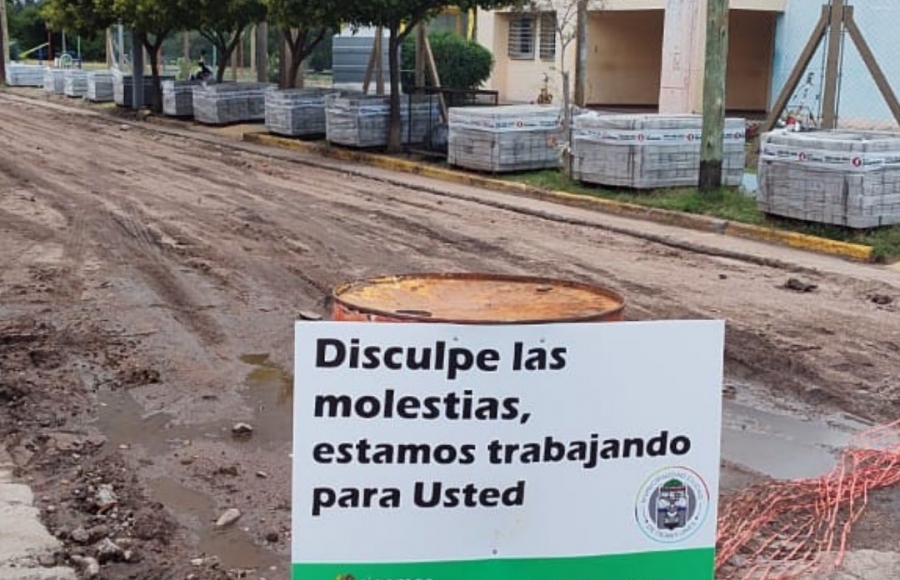 ADOQUINADO EN CALLE MONSEÑOR PABLO CABRERA DEL BARRIO JOSÉ HERNÁNDEZ.