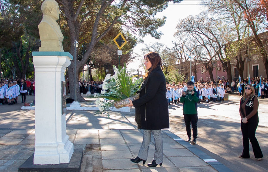 ACTO EN HOMENAJE AL GRAL MANUEL BELGRANO EN EL DÍA DE LA BANDERA