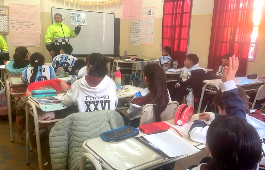 TALLER SOBRE NORMAS DE COMPORTAMIENTO Y SEÑALIZACIÓN VIAL