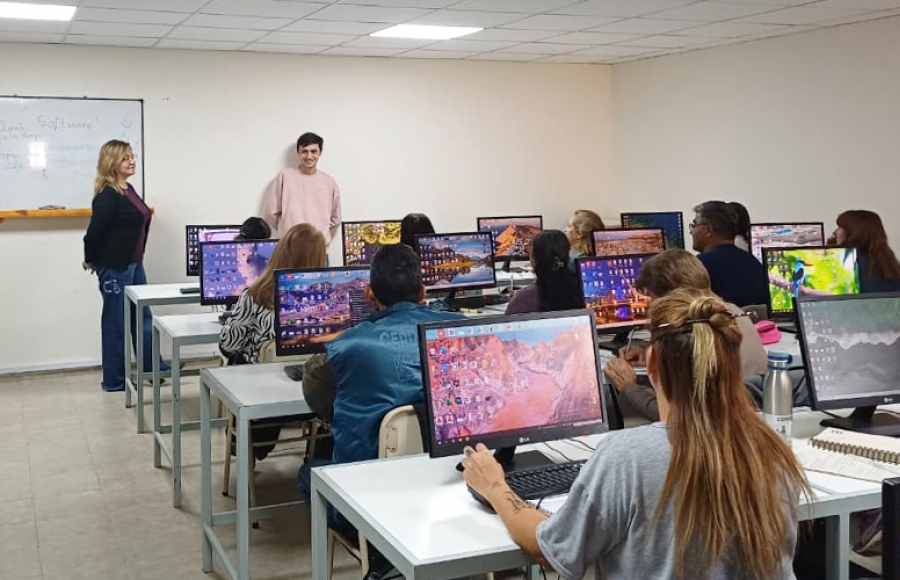 DEÁN FUNES IMPULSA EL DESARROLLO DE SUS EMPRENDEDORES