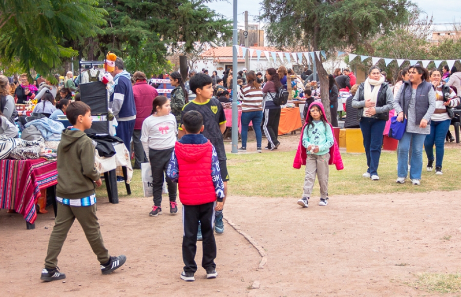 FERIA DEL 25 DE MAYO EN BARRIO EUGENIO MARTOS