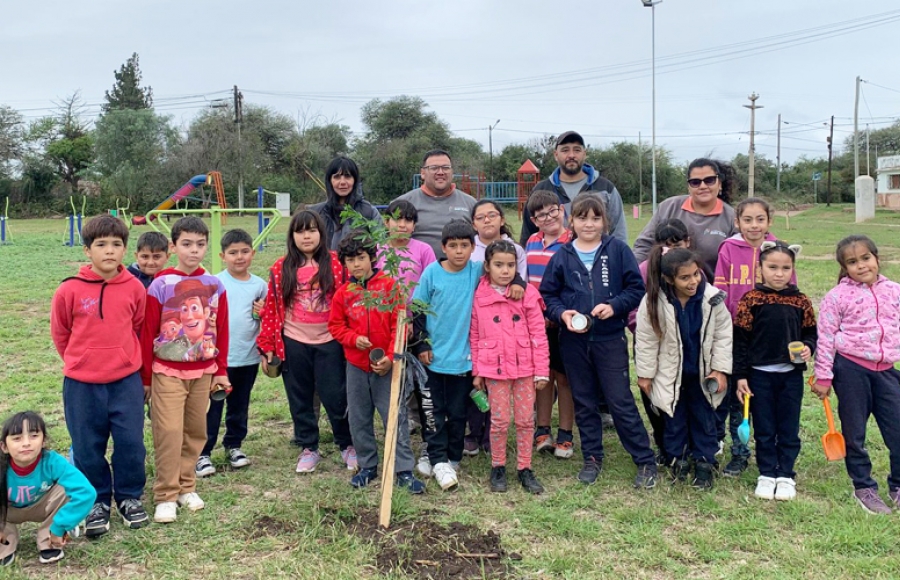 JORNADA “RAÍCES PARA EL FUTURO” Forestación con árboles autóctonos