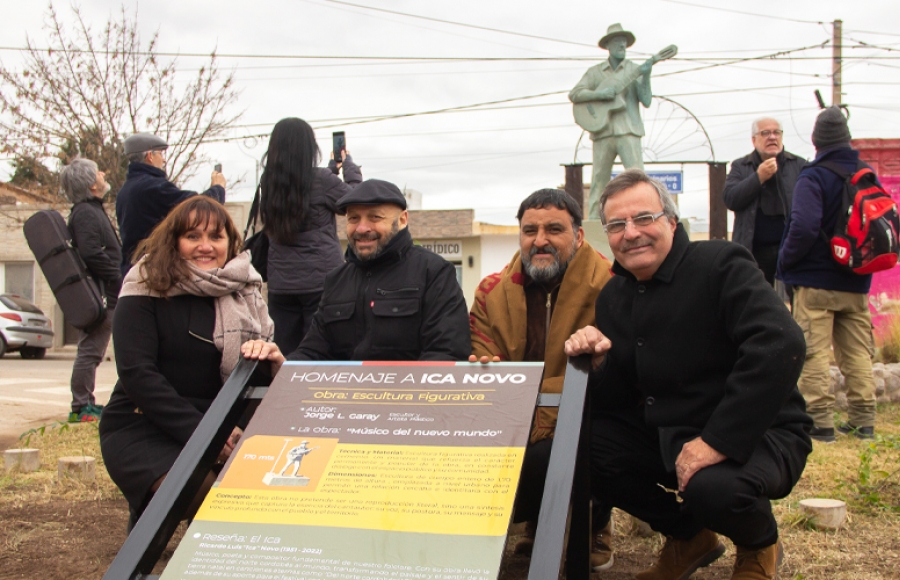 INAUGURACIÓN MONUMENTO EN HOMENAJE A ICA NOVO EN EL 75° ANIVERSARIO DE SU NATALICIO