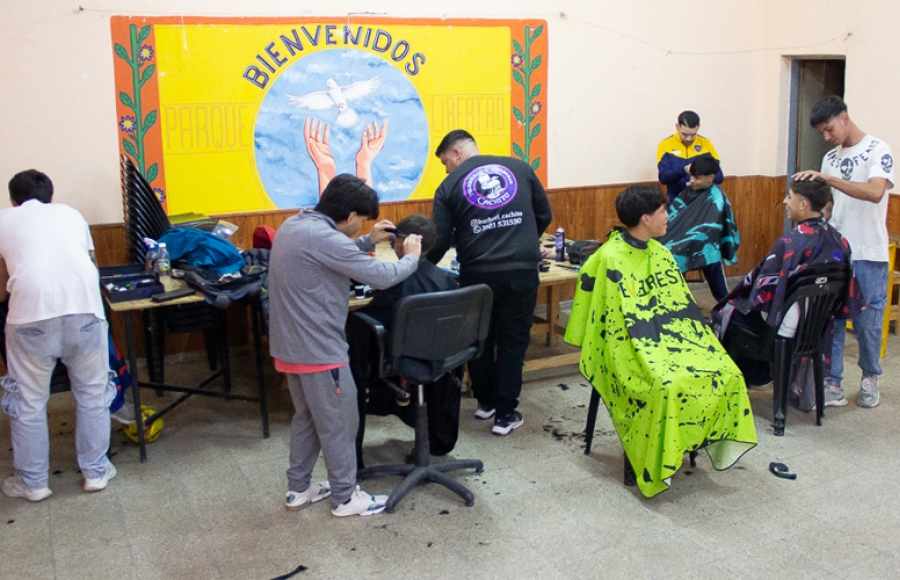 JORNADA SOLIDARIA: UN CORTE, UNA SONRIS