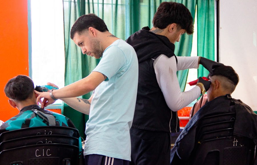 JORNADA SOLIDARIA: UN CORTE, UNA SONRISA