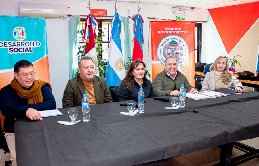16 VECINOS DE BARRIO LA FERIA CULMINARON EL TRÁMITE DE SU ESCRITURA