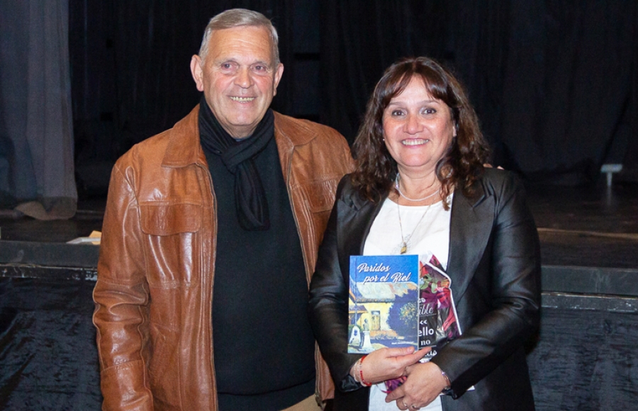 SE PRESENTÓ "PARIDOS POR EL RIEL", EL NUEVO LIBRO DE "RULY" JUÁREZ