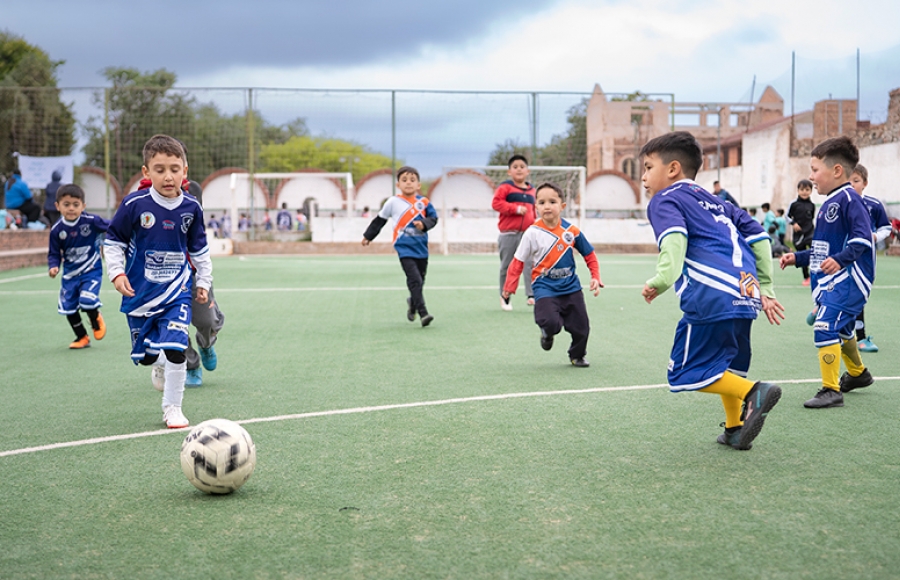 SE VIVIÓ UNA GRAN JORNADA DE FÚTBOL INFANTIL EN DEÁN FUNES