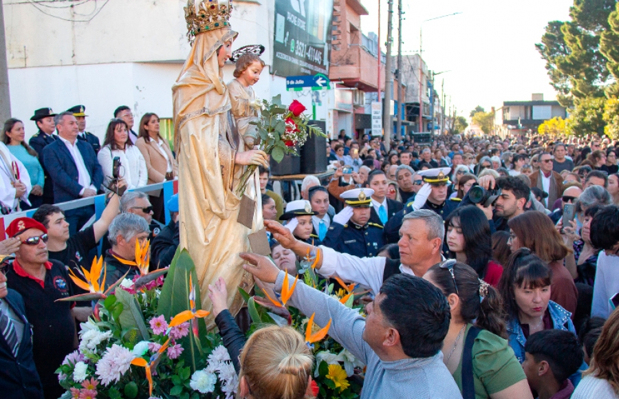 FIESTA PATRONAL EN HONOR A LA VIRGEN DEL CARMEN