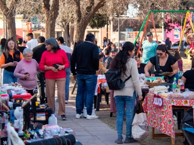 FERIA DE ARTESANOS Y EMPRENDEDORES