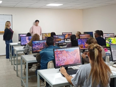 DEÁN FUNES IMPULSA EL DESARROLLO DE SUS EMPRENDEDORES