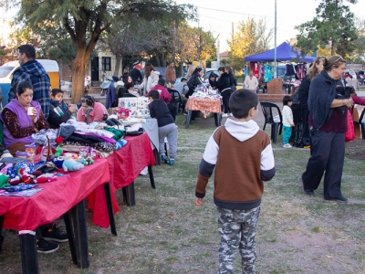 FERIA DE ARTESANOS Y EMPRENDEDORES