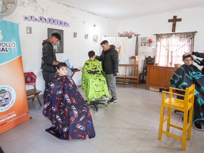 JORNADA SOLIDARIA “UN CORTE, UNA SONRISA”