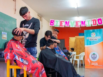 UN CORTE, UNA SONRISA EN BARRIO PAZ