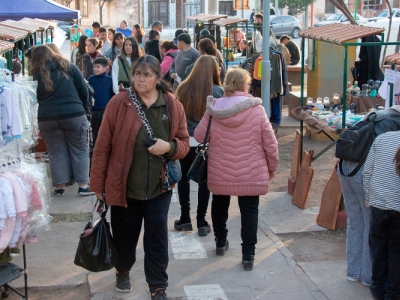 FERIA DE ARTESANOS Y EMPRENDEDORES